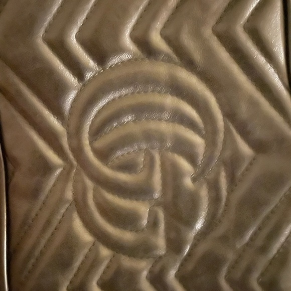 GG Marmont Shoulder Bag - Picture 4 of 5